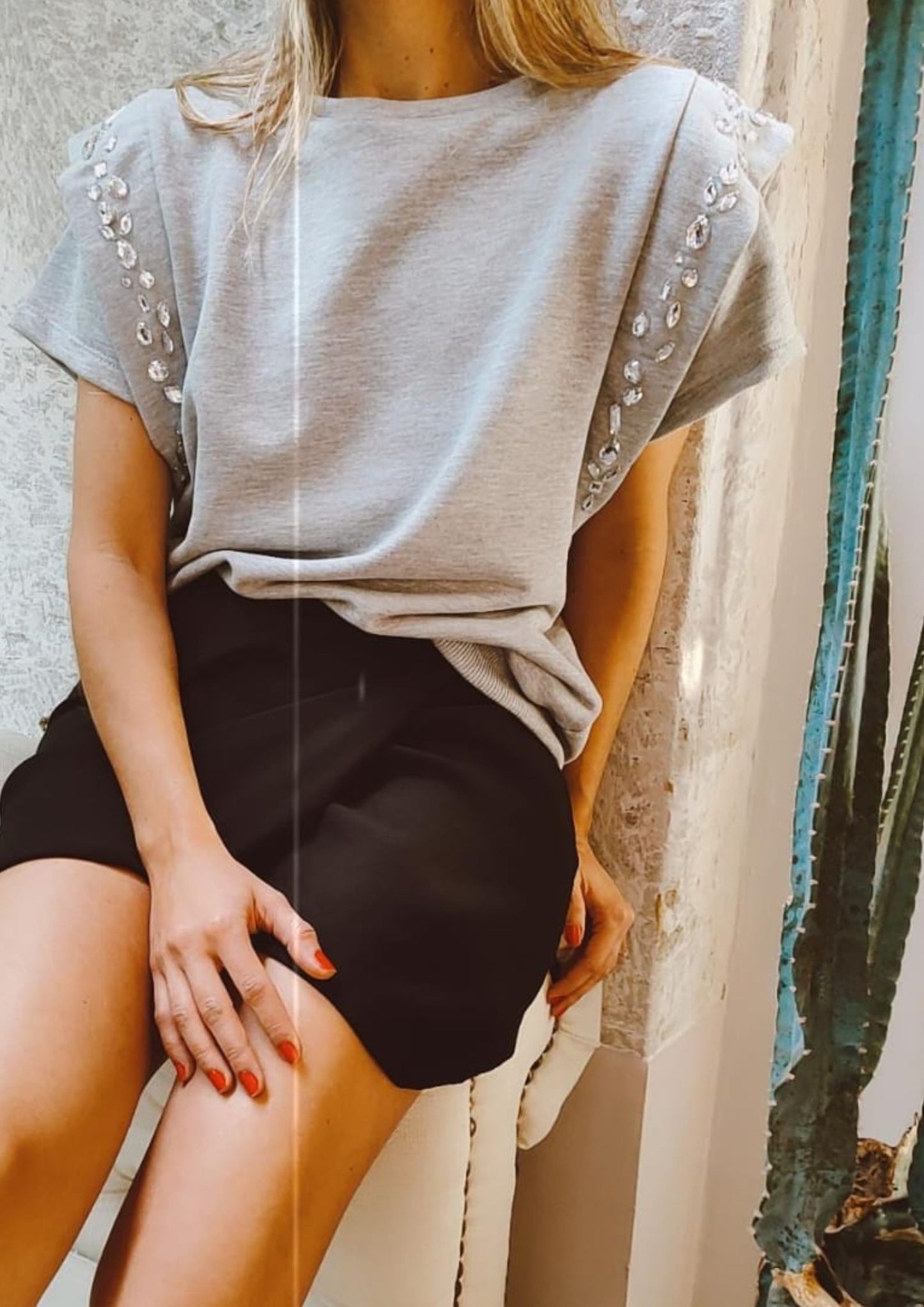 CAMISA GRIS BORDADA